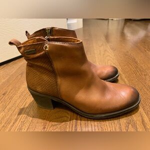Pikolinos Leather booties